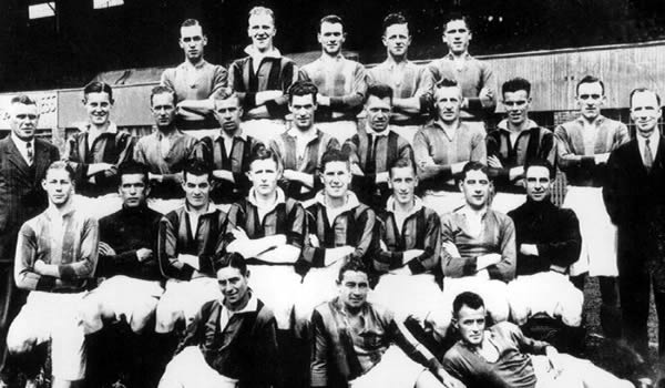 Aberdeen F.C. 1933-34 (2) - Original B&W picture - No copyright - attached.