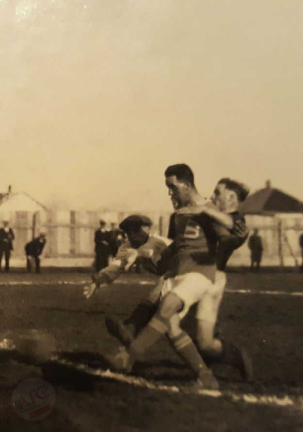 Arthur playing for Bethlehem Steelworks F.C., USA, 1926 - Courtesy of The Robertson Family