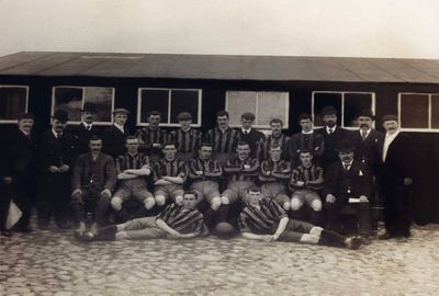 Aberdeen Football Club 1904 - Original B&W picture - No copyright - attached.