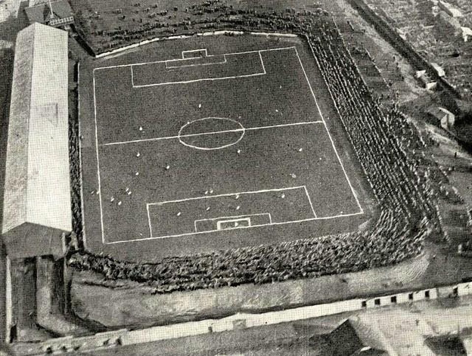 Aerial view of Pittodrie Stadium c.1929 - Original B&W picture - No copyright - attached.